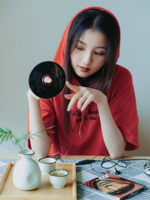 克罗地亚女篮在欧洲锦标赛中展现强大实力,争夺殊荣