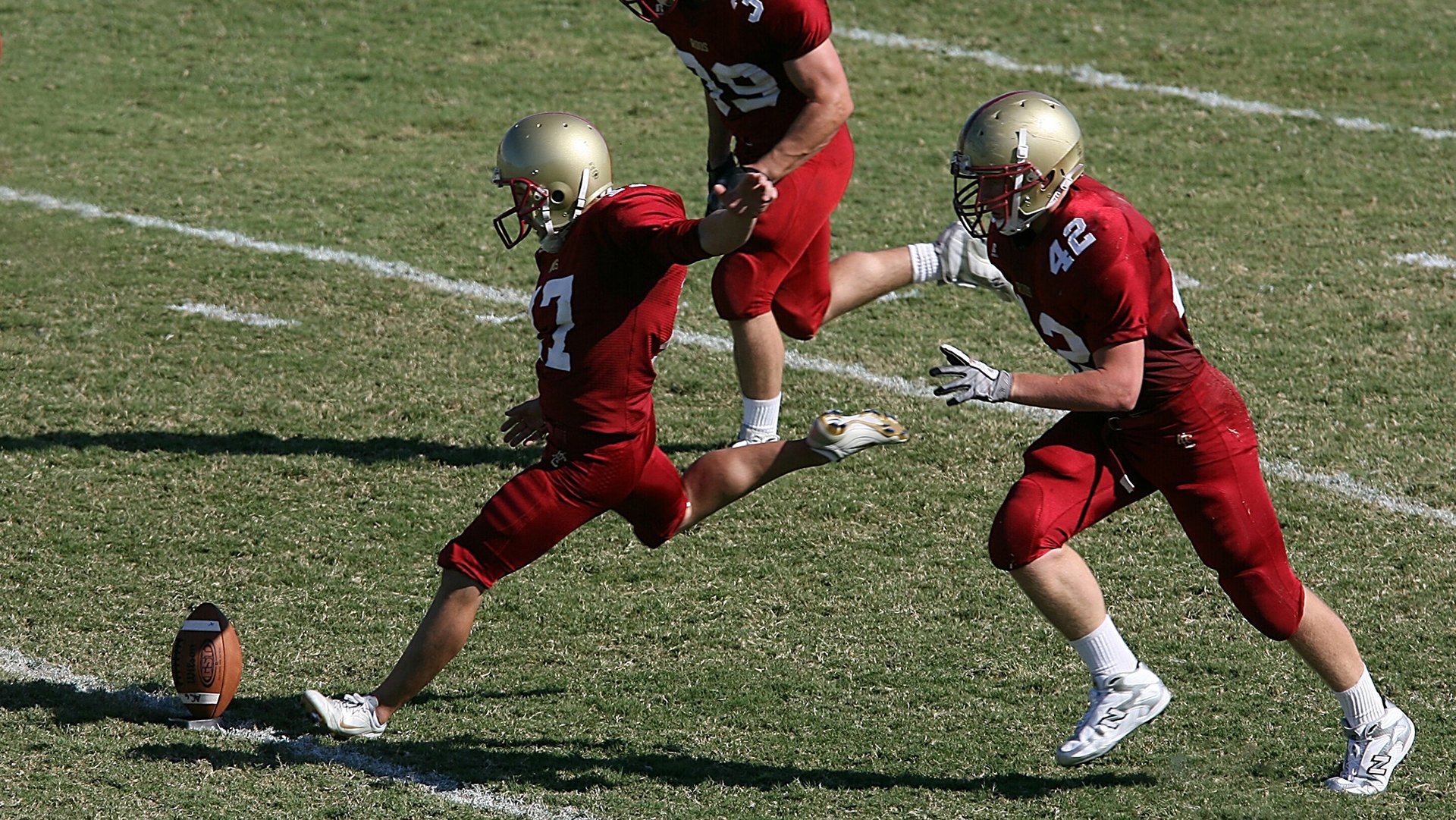 墨西哥男泳选手技术稳健,表现持续提升,来自墨西哥的游泳馆
